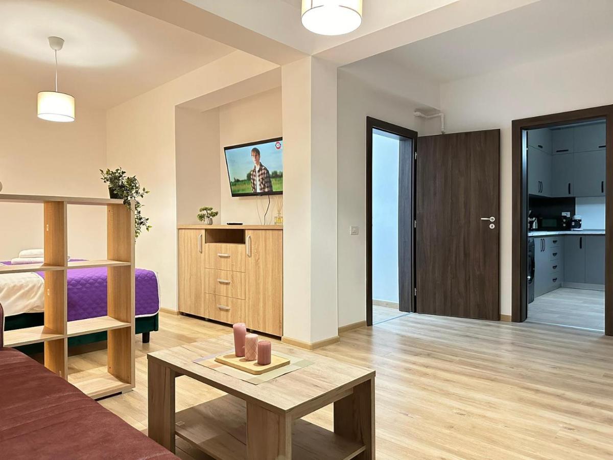 Coresi Mall Area Studios & Apartments By Glam Brașov Exterior foto
