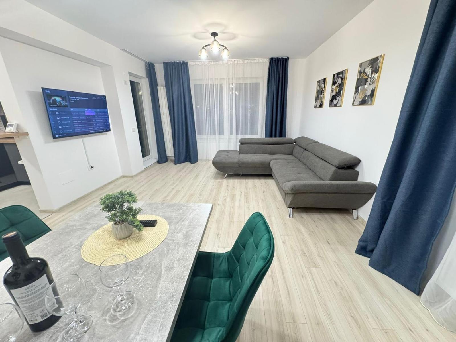 Coresi Mall Area Studios & Apartments By Glam Brașov Exterior foto