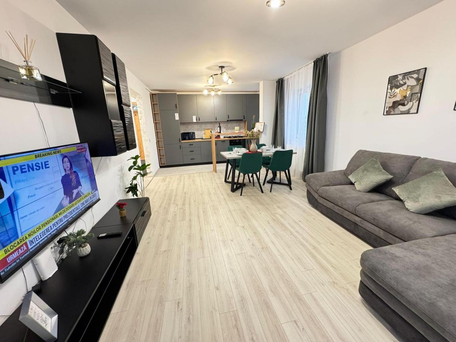 Coresi Mall Area Studios & Apartments By Glam Brașov Exterior foto