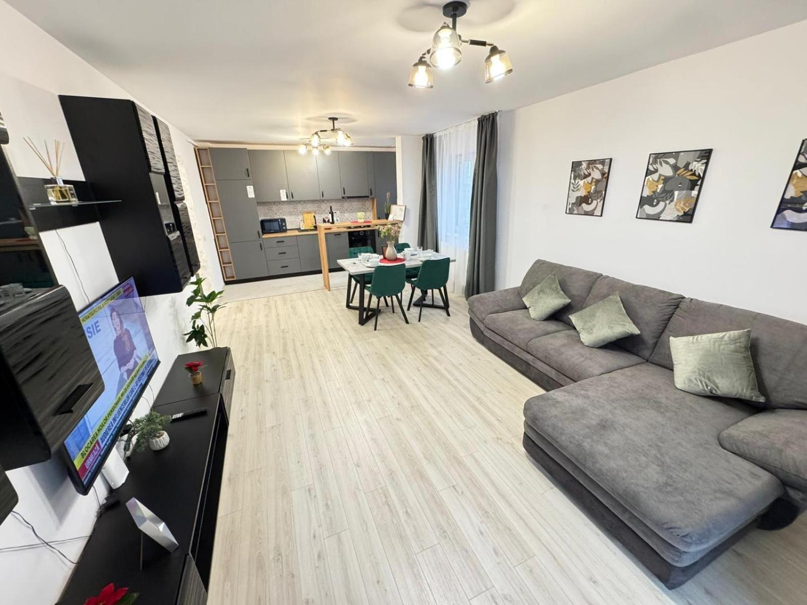 Coresi Mall Area Studios & Apartments By Glam Brașov Exterior foto