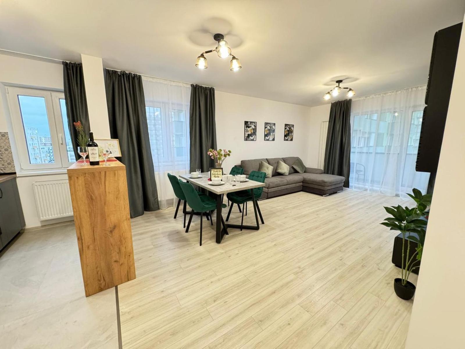 Coresi Mall Area Studios & Apartments By Glam Brașov Exterior foto