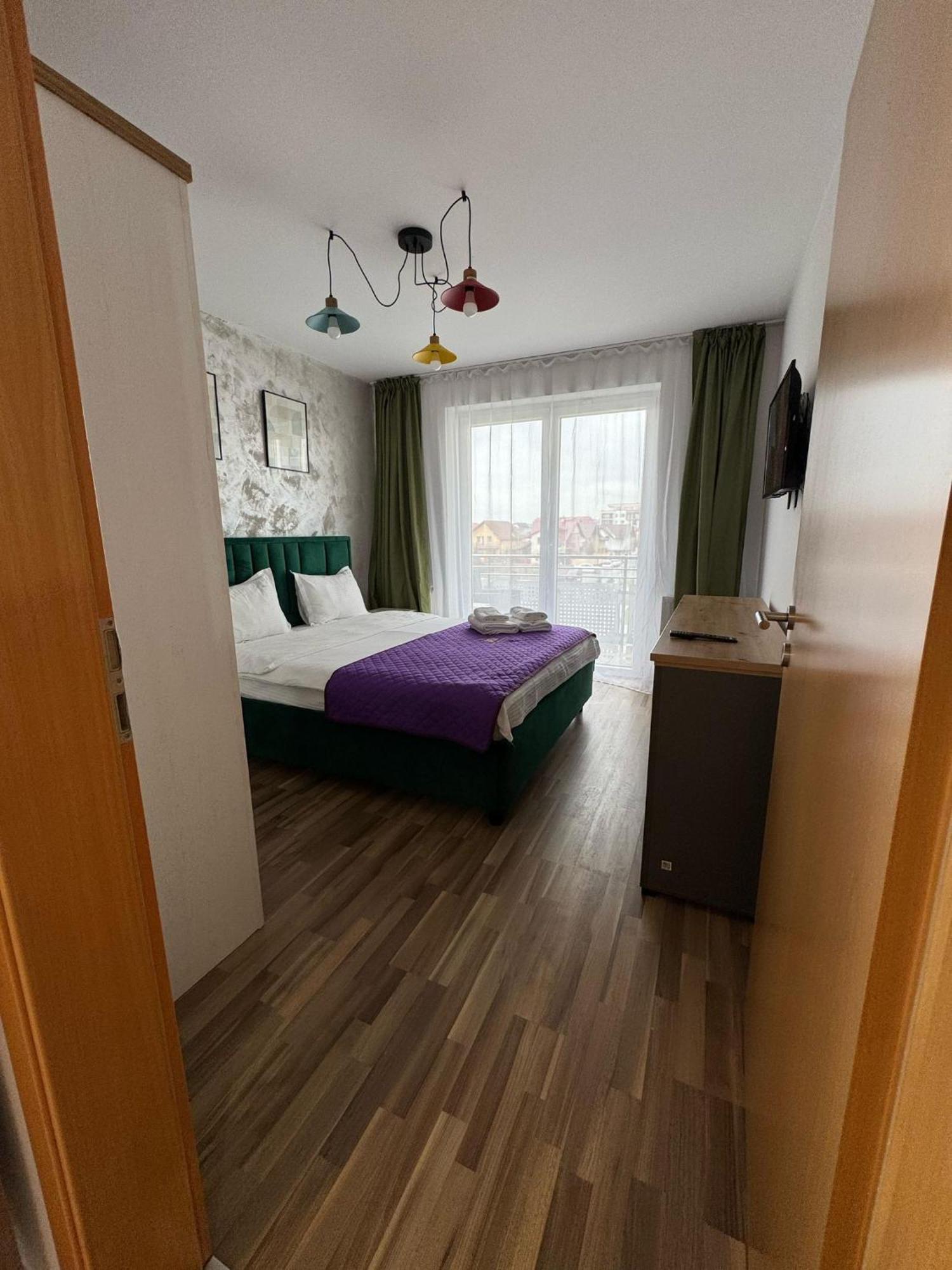 Coresi Mall Area Studios & Apartments By Glam Brașov Exterior foto