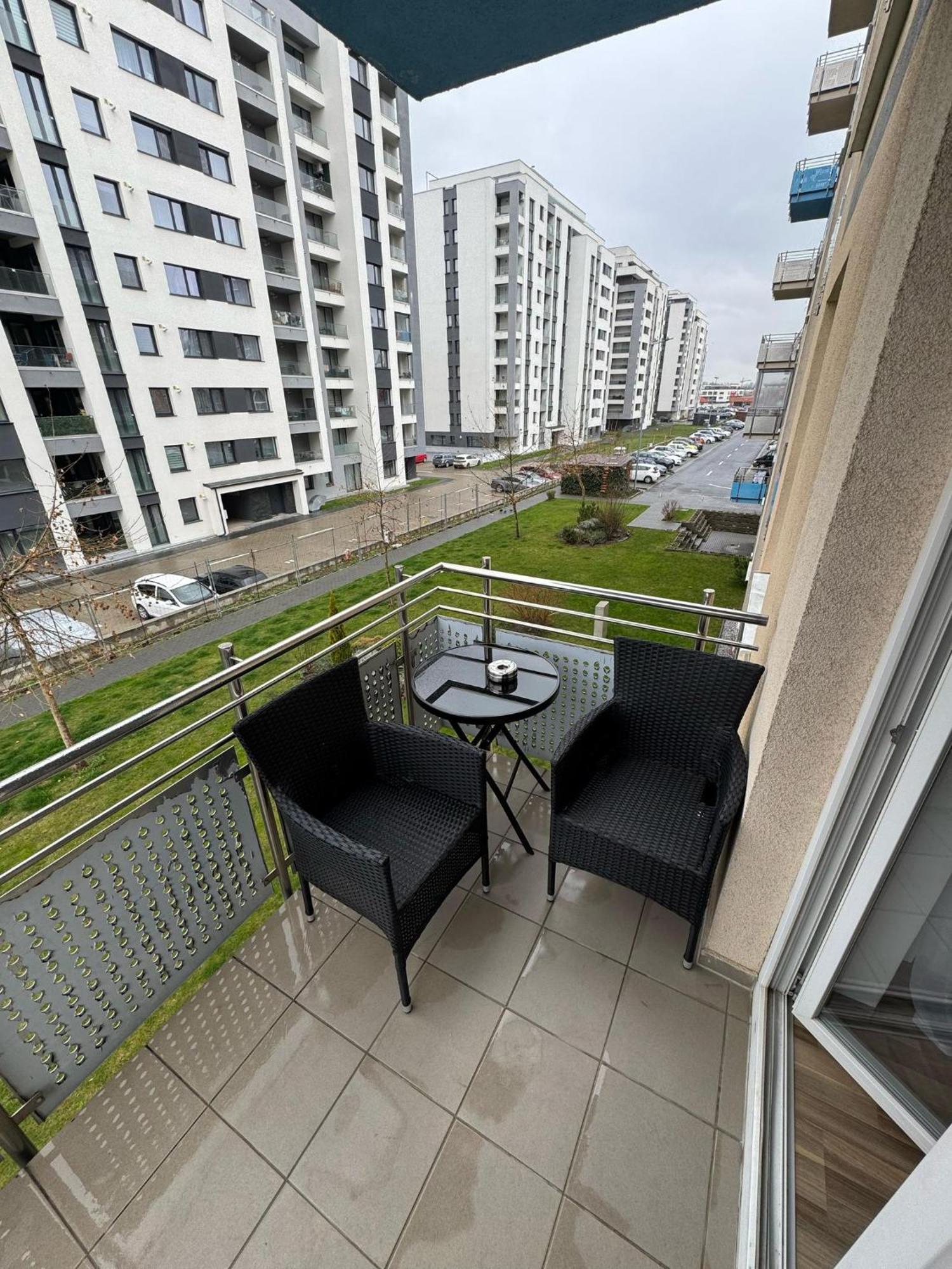 Coresi Mall Area Studios & Apartments By Glam Brașov Exterior foto